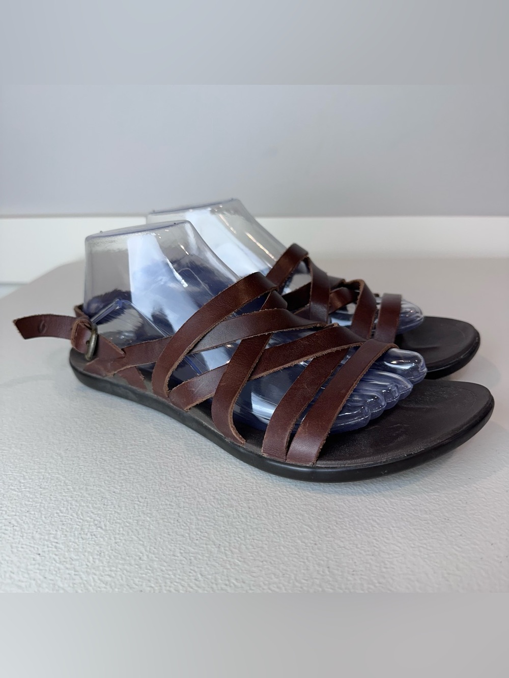 OluKai Awe Awe Brown Leather Strappy Outdoor Hiking Comfortable Sandals Size 9